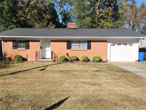 1406 Raeford Road , Fayetteville, NC 28305