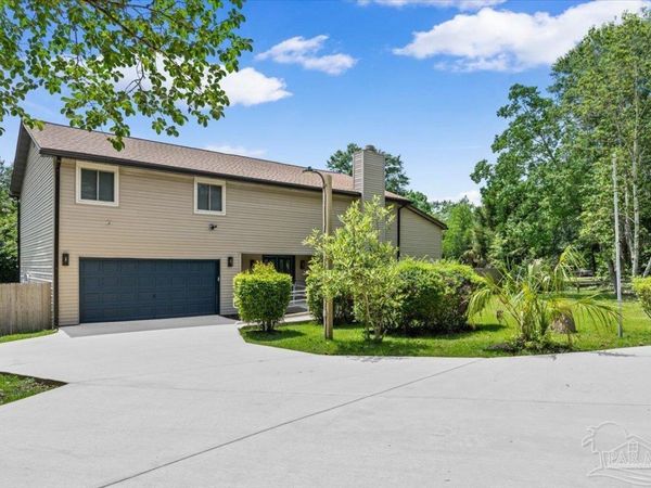 521 Timber Ridge Dr, Pensacola, FL 32534