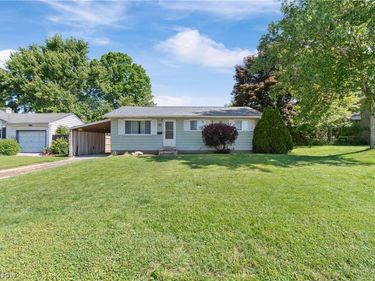 915 Valley Drive NW, North Canton, OH 44720