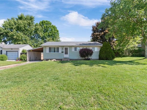 915 Valley Drive NW, North Canton, OH 44720