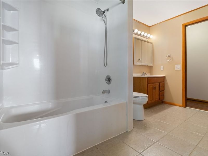915 Valley Drive NW, North Canton, OH 44720 Photo 16