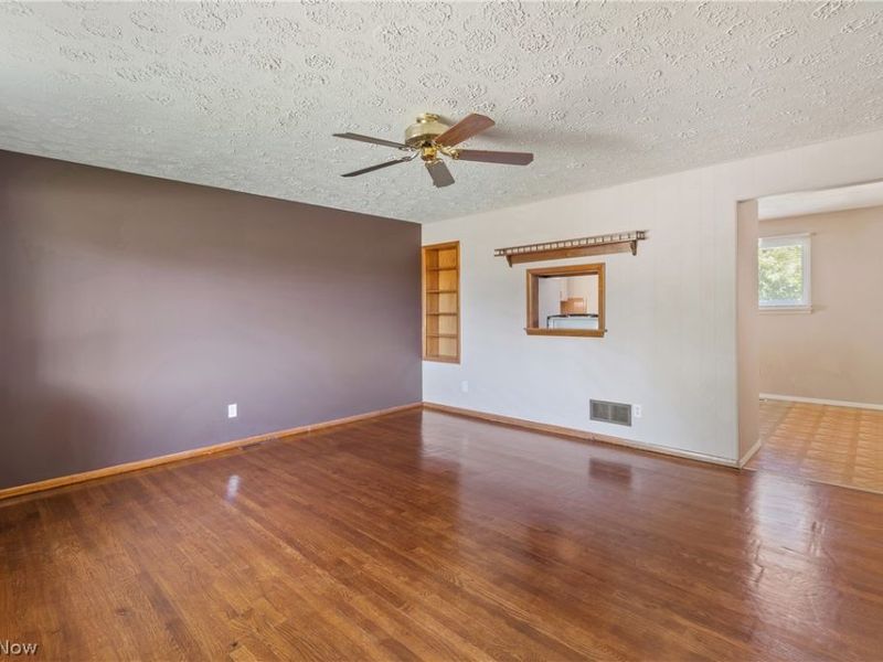 915 Valley Drive NW, North Canton, OH 44720 Photo 5