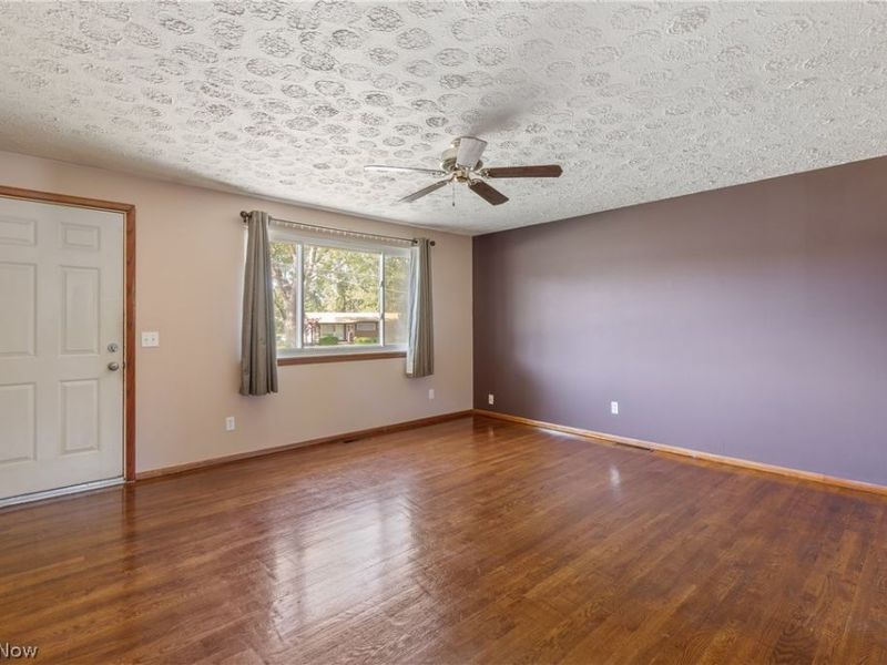 915 Valley Drive NW, North Canton, OH 44720 Photo 6
