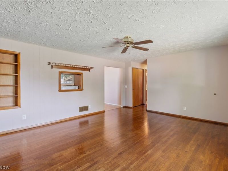 915 Valley Drive NW, North Canton, OH 44720 Photo 8