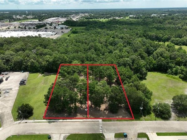 131-133 ROBIN HOOD Drive, Hammond, LA 70403