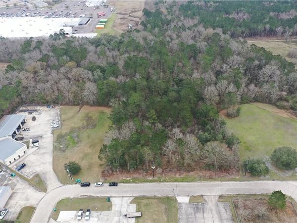 133 ROBIN HOOD Drive , Hammond, LA 70403