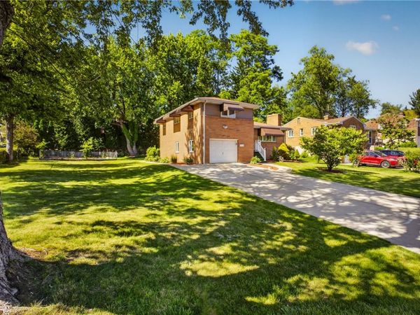201 Santa Fe Dr , Bethel Park, PA 15102