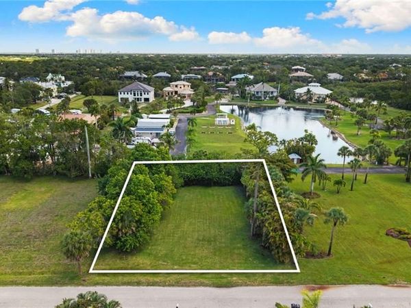 3080 Pine Tree DR, BONITA SPRINGS, FL 34134