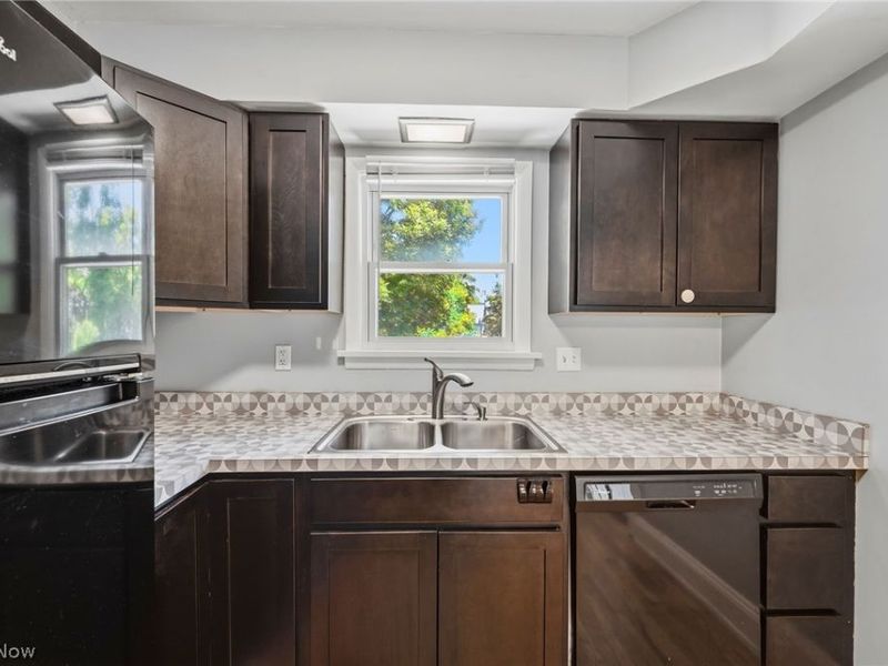 2075 Coventry Road, Unit 2, Cleveland Heights, OH 44118 Photo 6