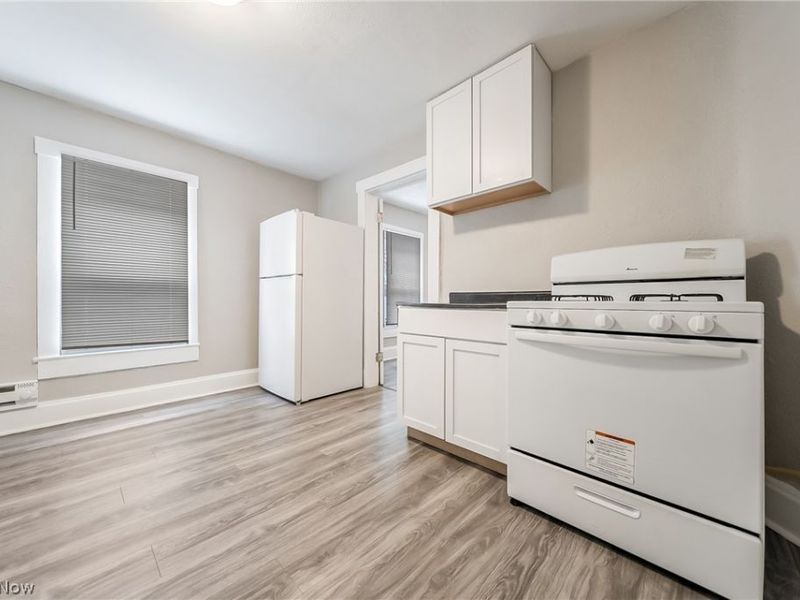 2036 Lark Street , Lakewood, OH 44107 Photo 8