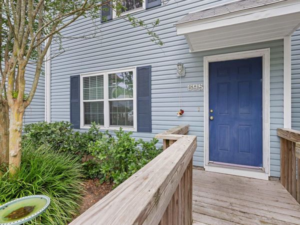 695 E TIMBERWOOD Circle, Tallahassee, FL 32304