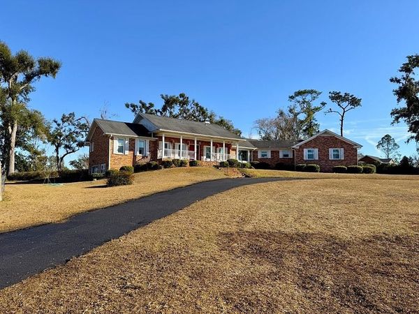 588 NW Pickle Lane , Madison, FL 32340