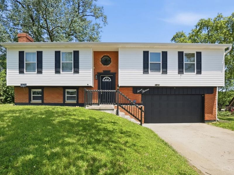 713 Trafalgar Court, Middletown, OH 45044 Photo 1