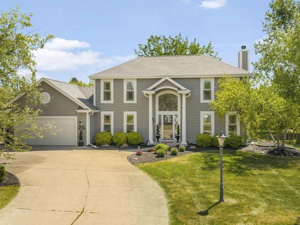 W265N2184 Sawgrass LANE, Pewaukee, WI 53072