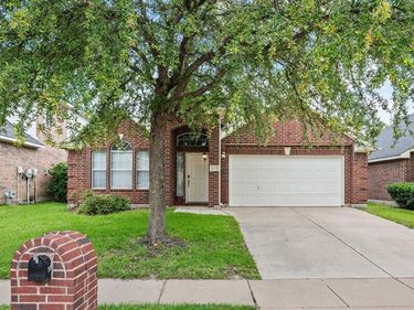 4633 Dwarf Nettle Drive, Fort Worth, TX 76244