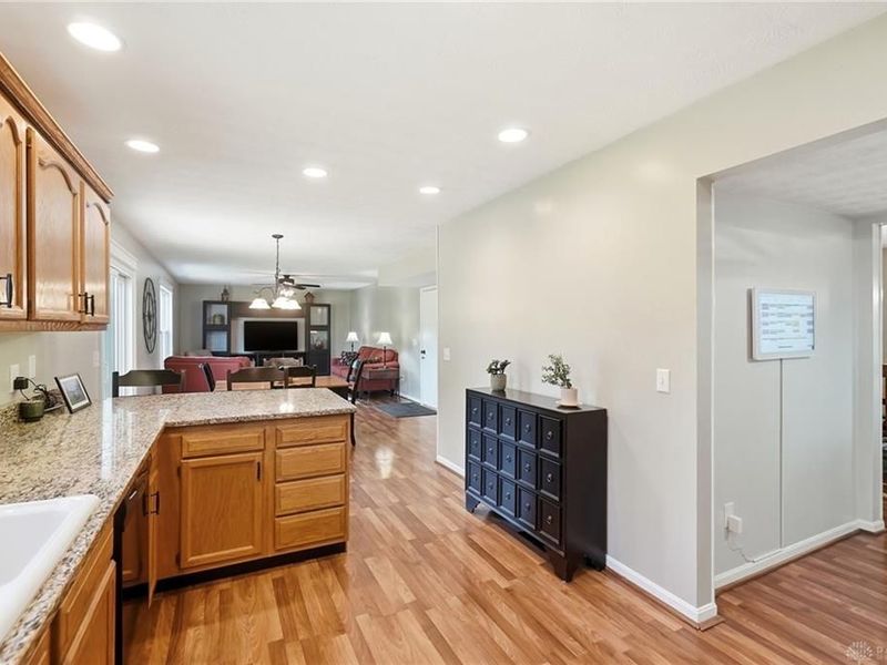 1675 Farrington Drive, Kettering, OH 45420 Photo 11