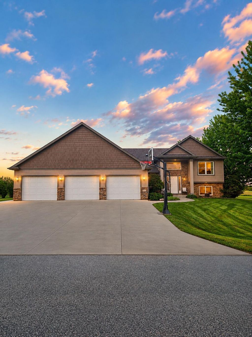 60722 254th Avenue, Mantorville, MN 55955