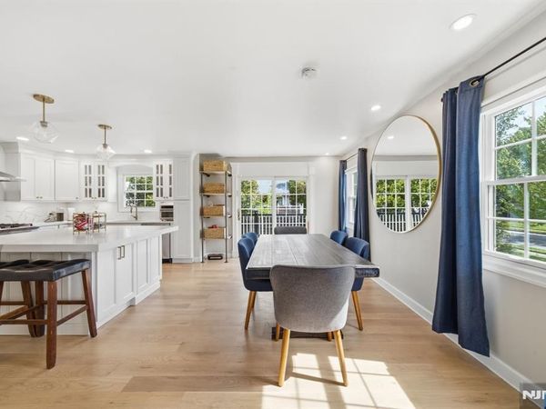 13 Dogwood Court, PARAMUS, NJ 07652