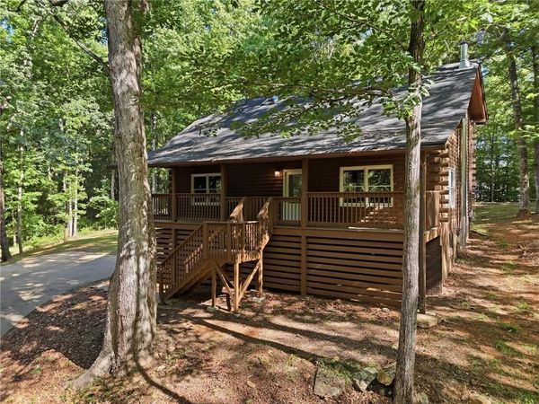 437 Twin Lakes Drive , Canton, GA 30115