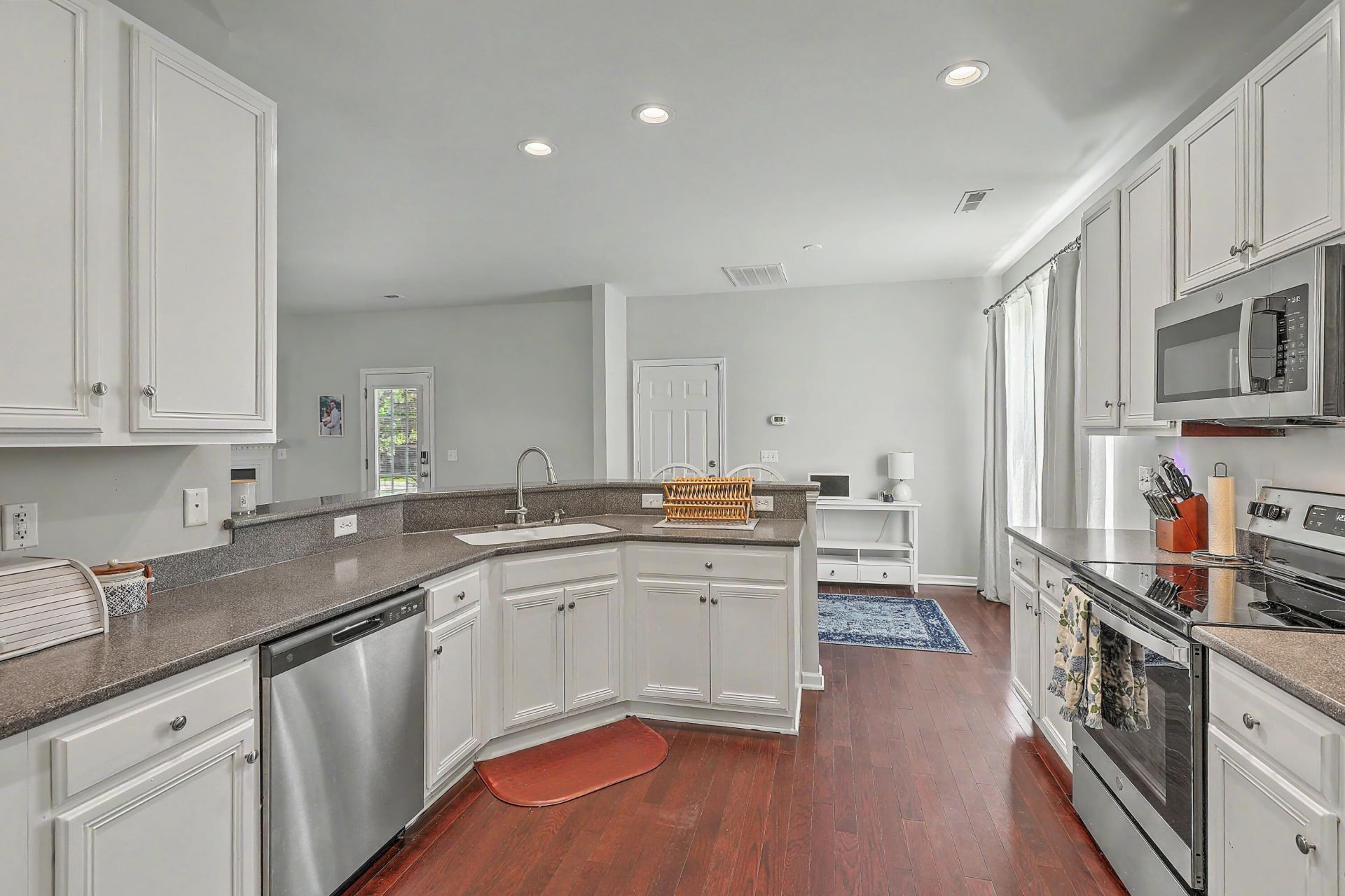126 Red Leaf Boulevard Photo 17