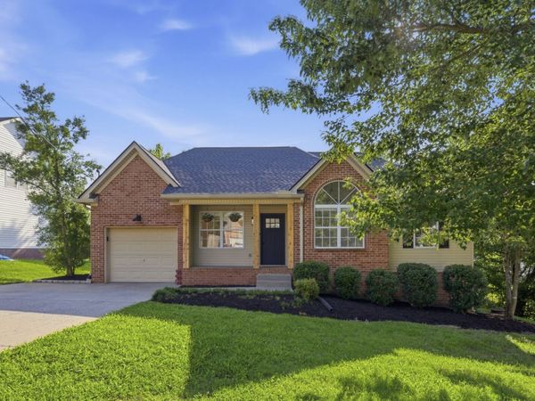 131 Cimmaron Dr , Goodlettsville, TN 37072