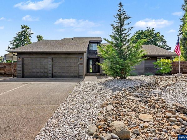461 SE Walnut Av, Dallas, OR 97338