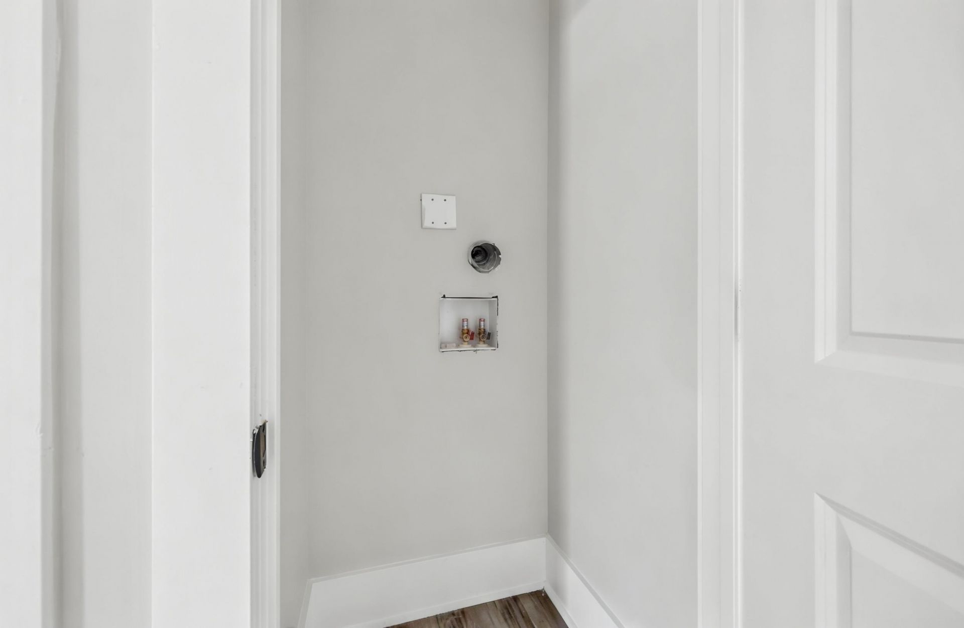 730 Anderson St. Photo 13