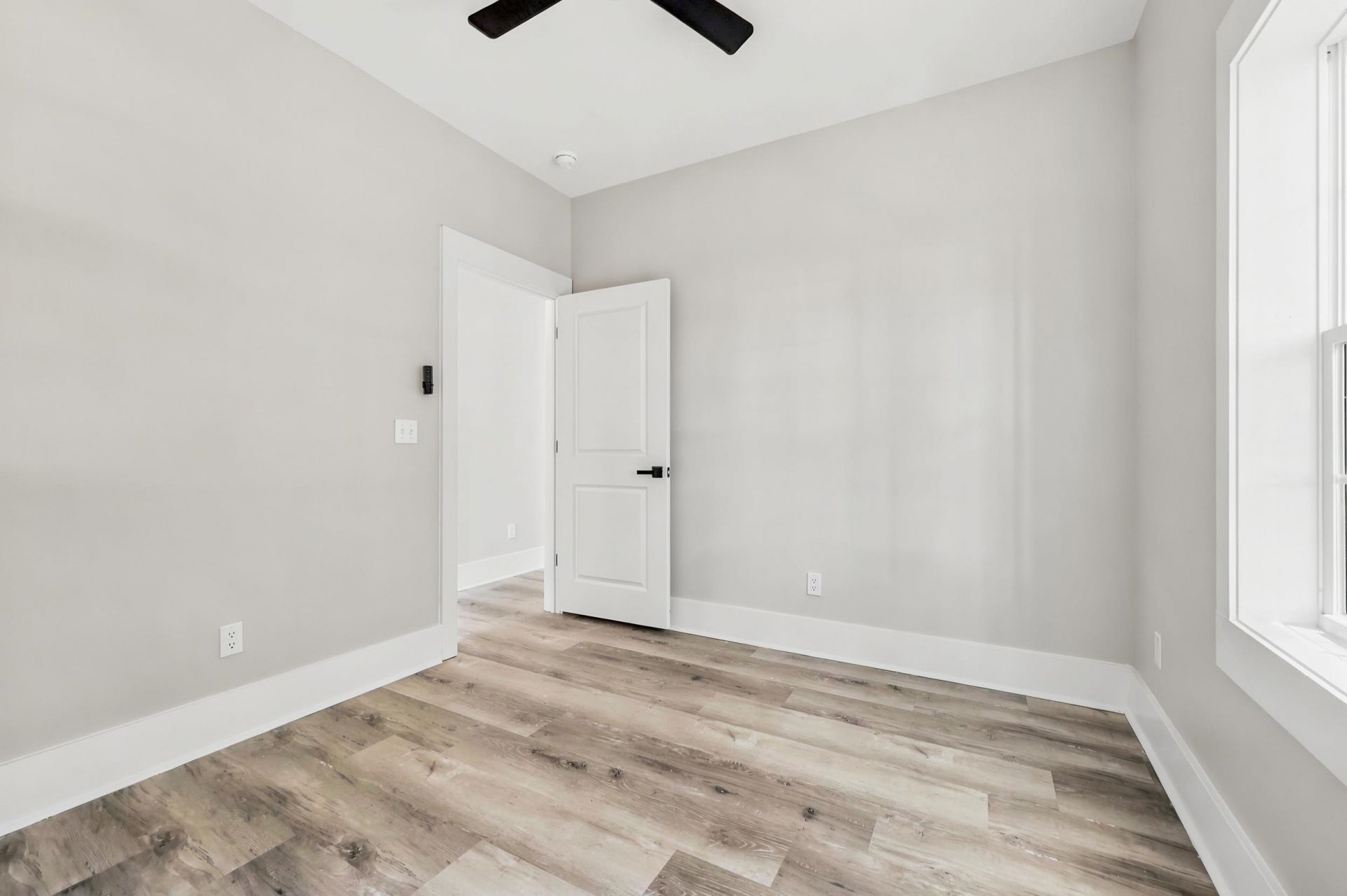 730 Anderson St. Photo 15