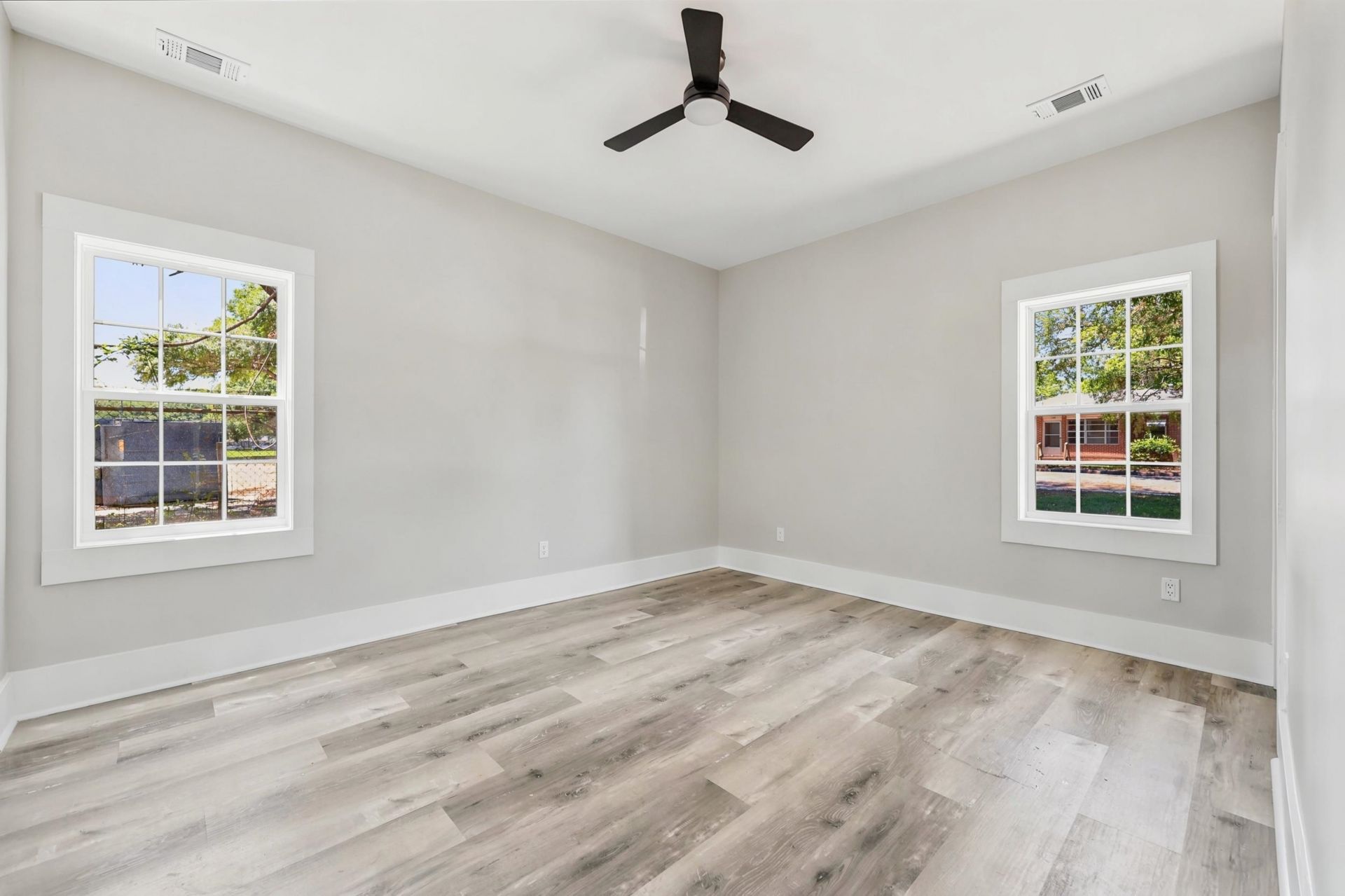 730 Anderson St. Photo 17