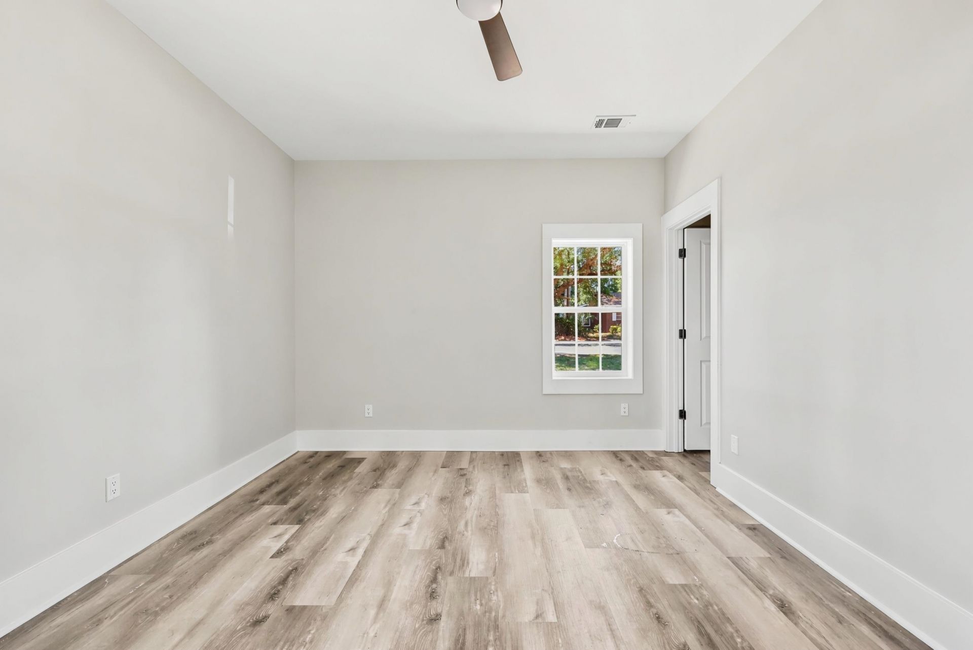 730 Anderson St. Photo 19