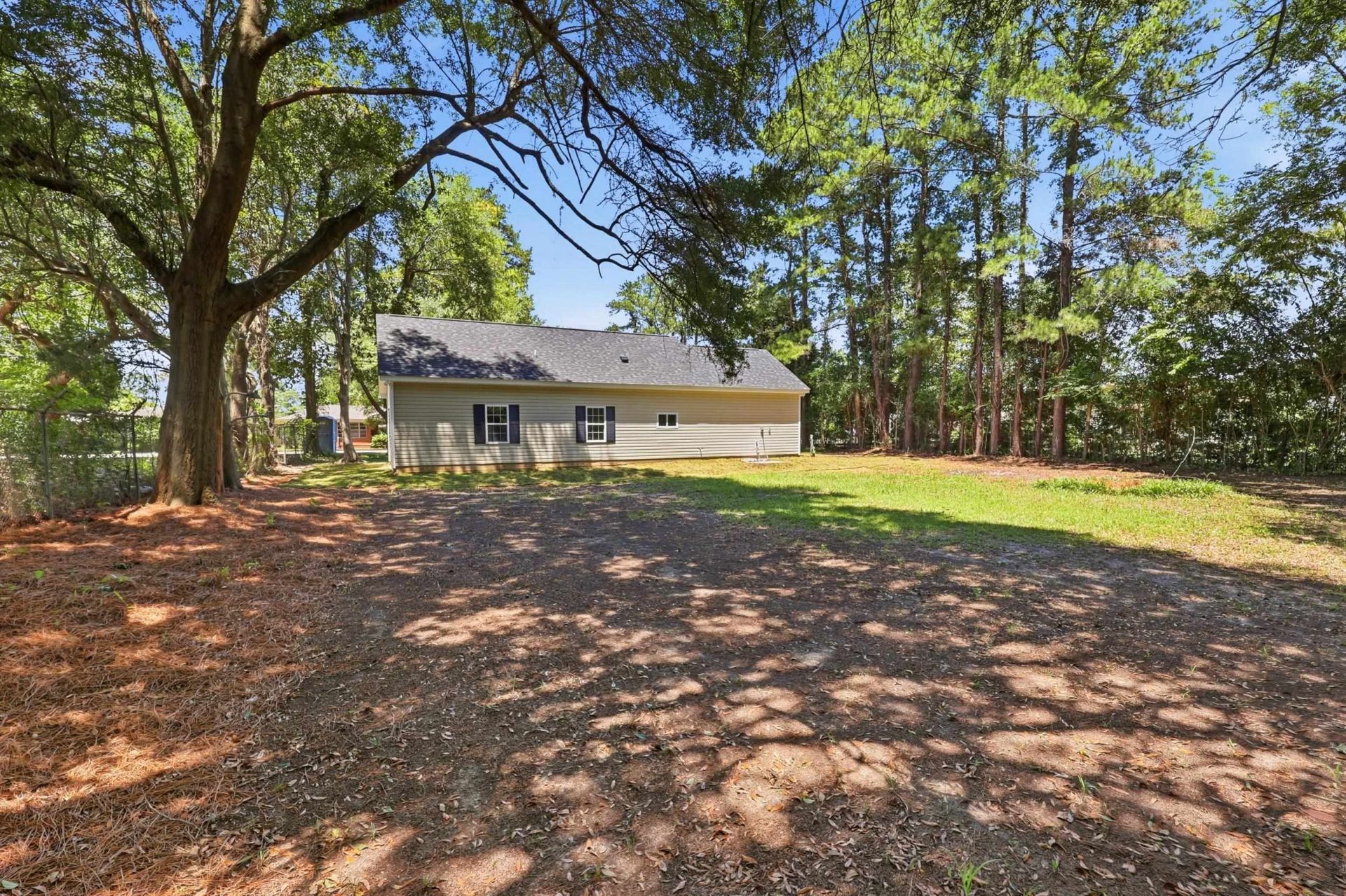 730 Anderson St. Photo 23