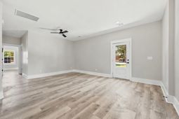730 Anderson St. photo 4