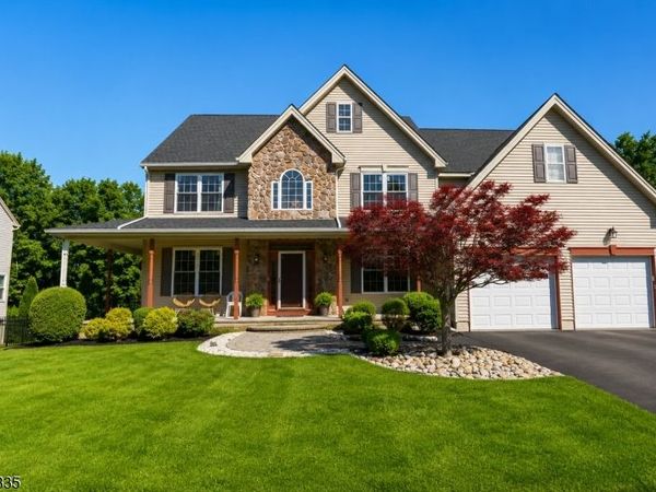 30 Rue Chagall, Franklin, NJ 08873
