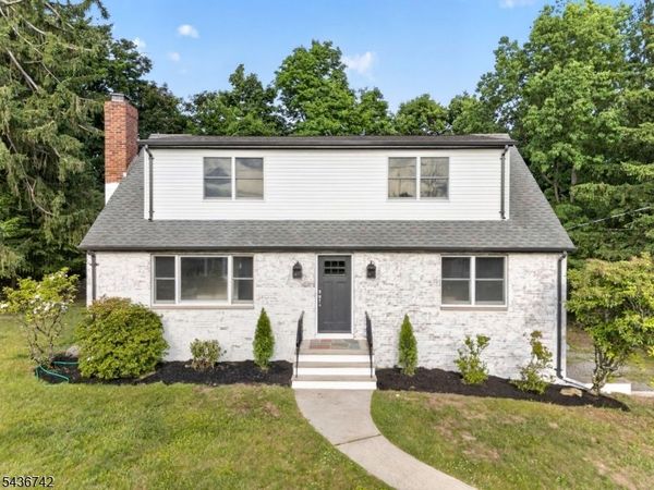 11 Franklin St, Mahwah, NJ 07430