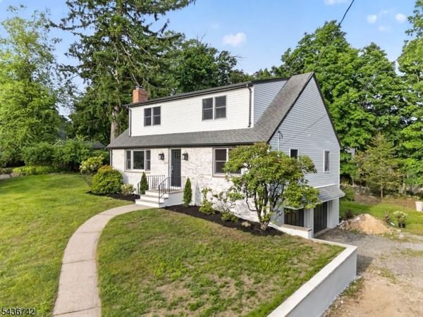 11 Franklin St, Mahwah, NJ 07430