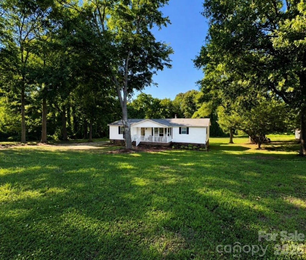 428 E Club Drive , Gastonia, NC 28054 Main Photo