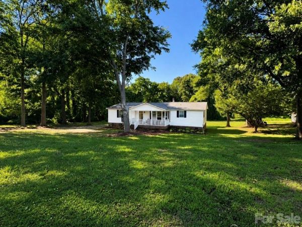428 E Club Drive , Gastonia, NC 28054