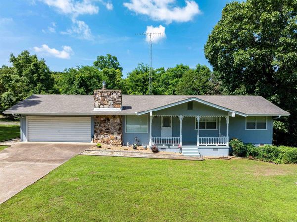 1 Mishemokwa Drive , Cherokee Village, AR 72529
