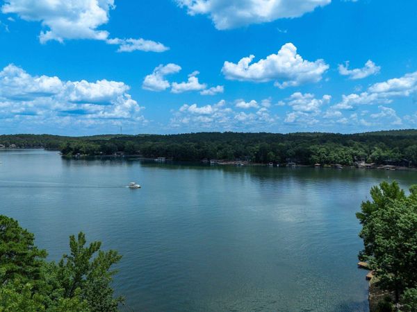 4 Ligadura Lane, Hot Springs Village, AR 71909