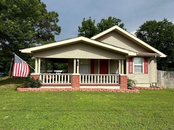 160 N Oak Street , Newark, AR 72562