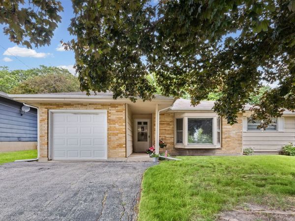 626 Greenbriar Lane , Lindenhurst, IL 60046