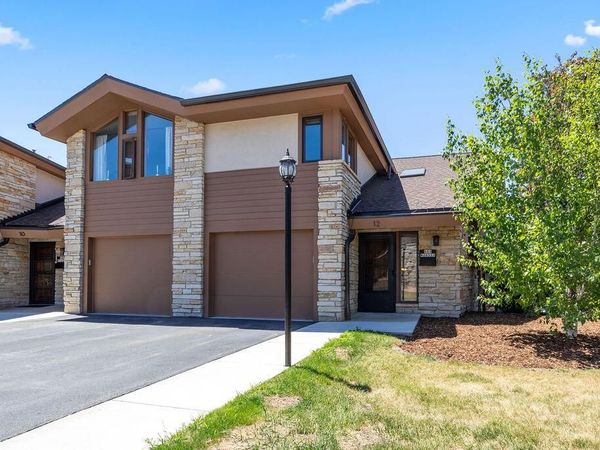 N89W16337 Main STREET, Unit D12, Menomonee Falls, WI 53051