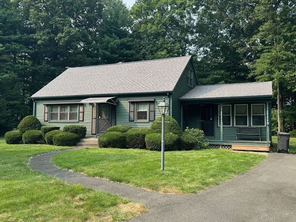 293 Birch Bluffs Dr, Westfield, MA 01085