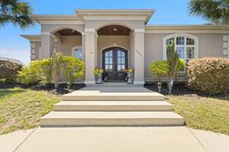 809 Bluffview Dr.  photo 4