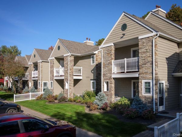 2010 Saddle Rock Road , Unit 2010, Holbrook, NY 11741