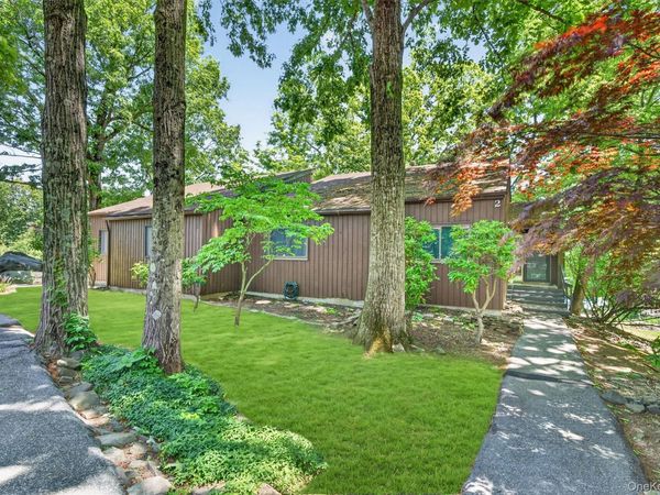 2 Acorn Court , Highland Mills, NY 10930