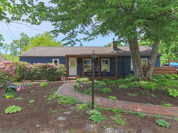17 Island Pond Road, Hampstead, NH 03841