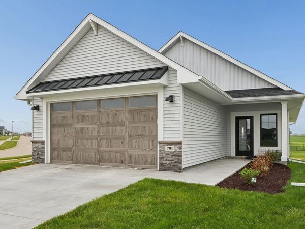 791 Clover Hill Drive , North Liberty, IA 52317