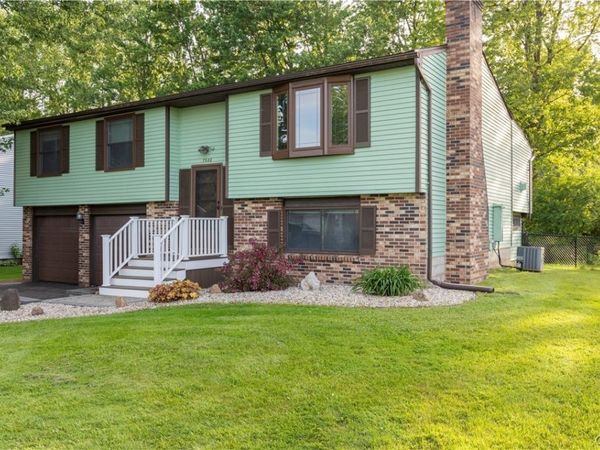 7588 Winterhaven Drive, Liverpool, NY 13088