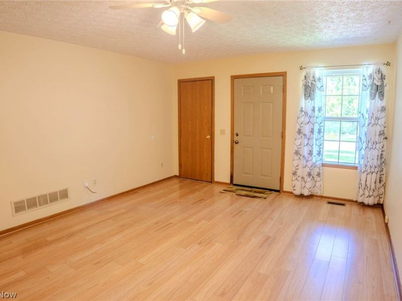 906 Ivor Avenue , Akron, OH 44314 Photo 6